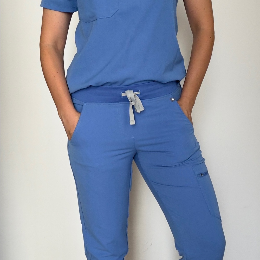 FIGS Ceil Blue Catarina Top / Zamora pant Scrub Set S